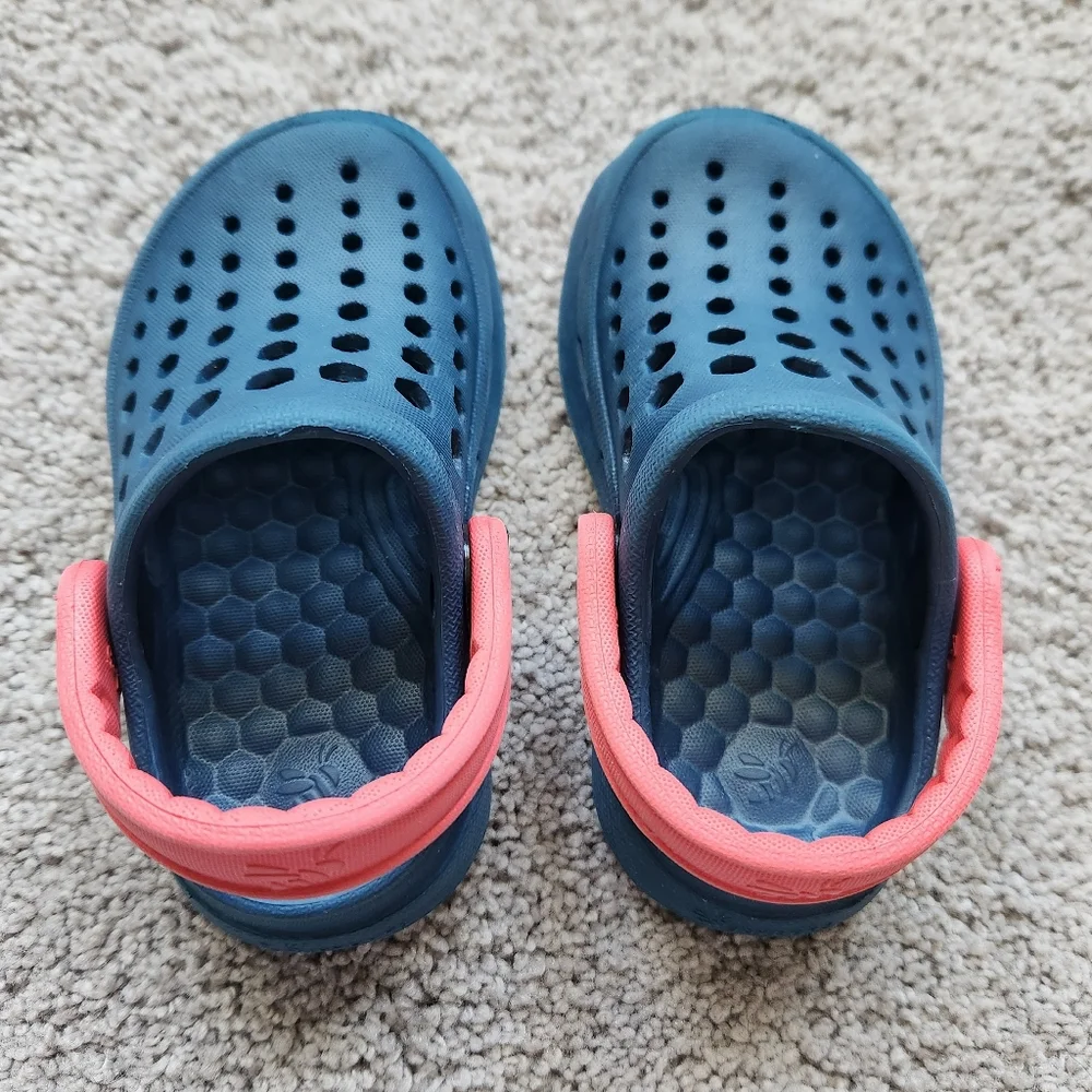 Joybees Toddler Harper Sandals In Navy Blue/Red, Size 4/5 Comfy Slip-On Clogs